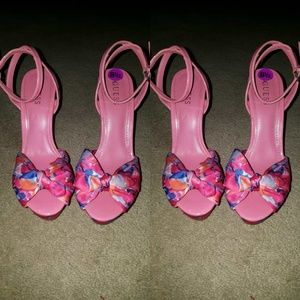 Guess Heels Size 8 1/2 NWT  Pink Blue Orange